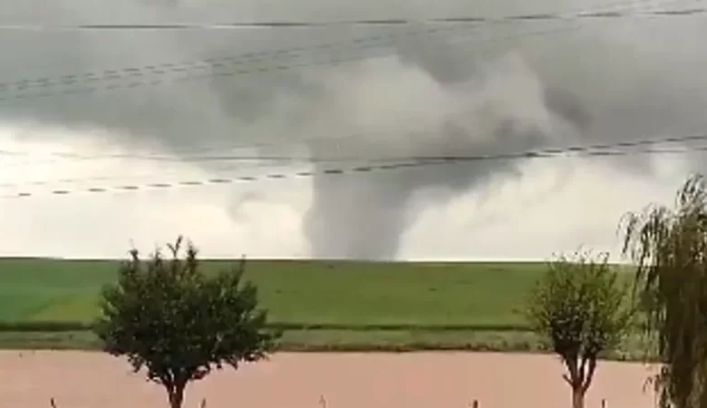 Studio Notícias | Studio TV Em meio à tragédia das chuvas, RS registra formação de tornado no município de Gentil; meteorologista explica a formação
