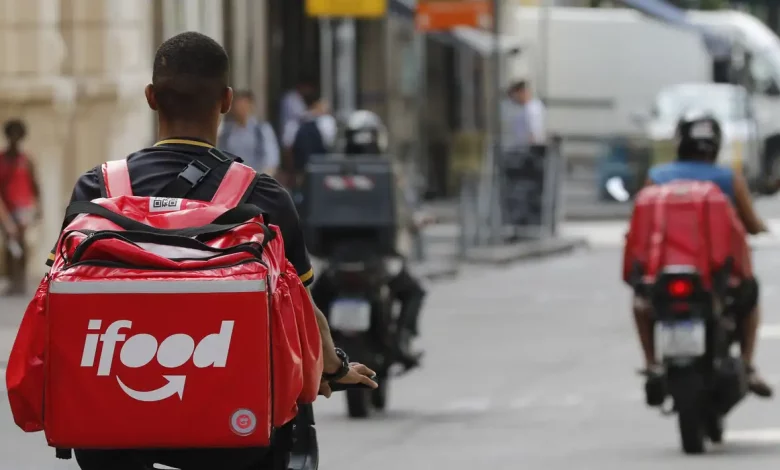 Studio Notícias | Studio TV Trabalhador de aplicativo: sem proteção social, mas contra a regulação