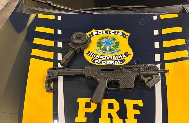 Studio Notícias | Studio TV PRF prende homem com arma longa de calibre restrito em Rio Grande