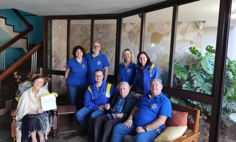 Studio Notícias | Studio TV Lions Clube de Veranópolis Presta Homenagem a Casal por 65 Anos de Dedicação