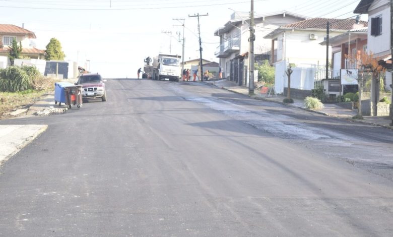 Studio Notícias | Studio TV Seguem obras de asfaltamento no Bairro São Luiz, em Vila Flores