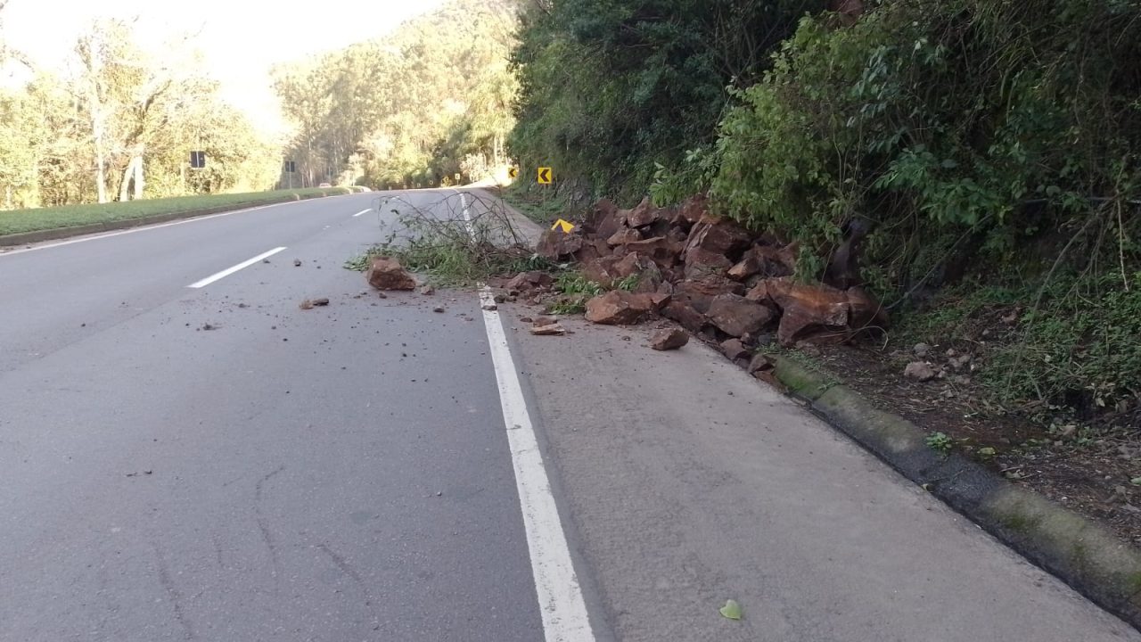 CSG alerta para deslizamento de pedras em Bom Princípio 1 Studio Notícias | Studio TV CSG alerta para deslizamento de pedras em Bom Princípio