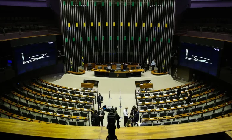 Studio Notícias | Studio TV Câmara pauta urgência de projeto que equipara aborto ao homicídio