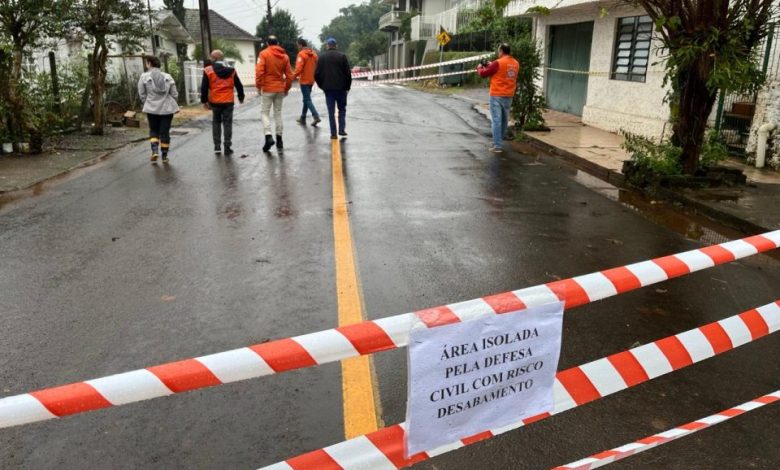 Studio Notícias | Studio TV Área de risco de desmoronamento em Cruzeiro do Sul será evacuada novamente a partir de hoje