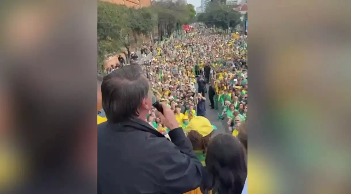 Studio Notícias | Studio TV “Eles não querem mais me prender, querem que eu seja executado”, afirma Bolsonaro em Caxias do Sul