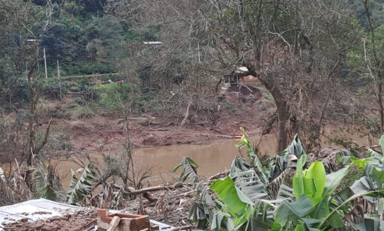 Studio Notícias | Studio TV Bombeiros retomam nesta manhã buscas por homem desaparecido no Rio das Antas, entre Cotiporã e Bento Gonçalves