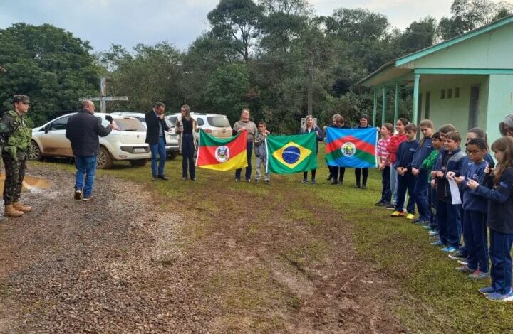 Studio Notícias | Studio TV Vista Alegre do Prata dá início à abertura da estrada para pavimentação da ERS-441