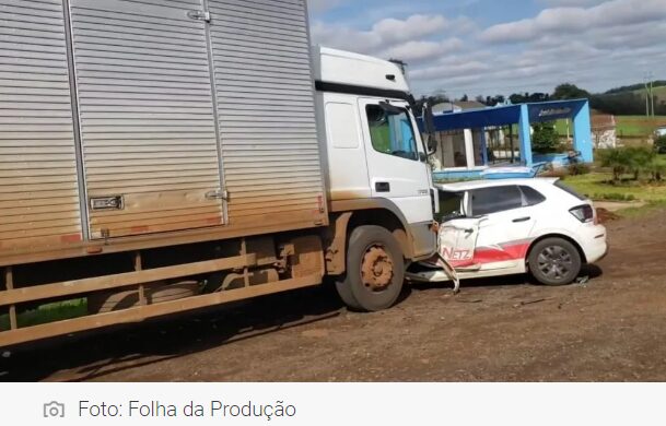 Motorista morre em colisão entre carro e caminhão na ERS-569 em Novo Barreiro 1 Studio Notícias | Studio TV Motorista morre em colisão entre carro e caminhão na ERS-569 em Novo Barreiro