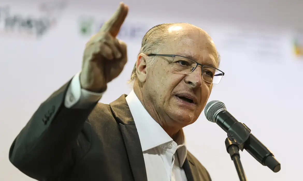 Studio Notícias | Studio TV Alckmin diz que carga tributária não aumentou no governo Lula