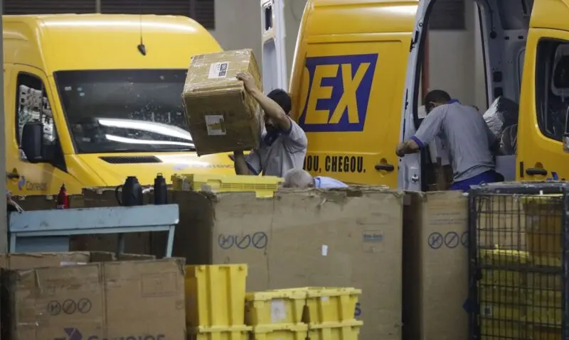 Novo golpe usa nome dos Correios para cobrar taxa de retirada de encomendas 1 Studio Notícias | Studio TV Novo golpe usa nome dos Correios para cobrar taxa de retirada de encomendas