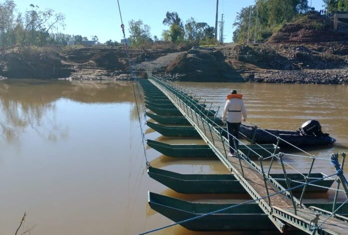 Studio Notícias | Studio TV Passadeira é recolocada sobre o Rio Forqueta, entre Lajeado e Arroio do Meio