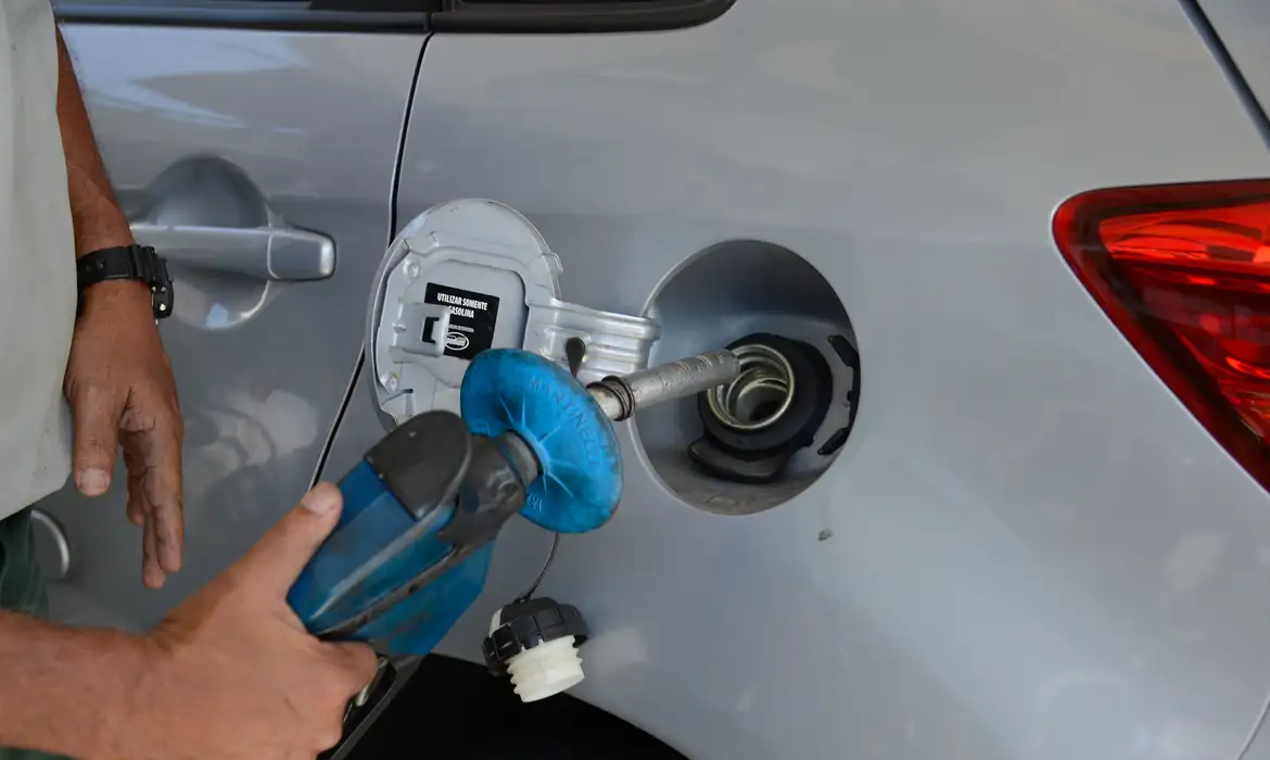 Petrobras anuncia aumento de 7,12% no preço da gasolina 1 Studio Notícias | Studio TV Petrobras anuncia aumento de 7,12% no preço da gasolina