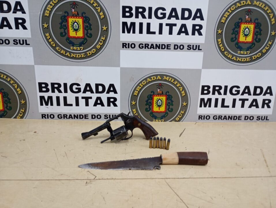 Brigada Militar prende homem com arma e faca em Monte Alegre dos Campos 1 Studio Notícias | Studio TV Brigada Militar prende homem com arma e faca em Monte Alegre dos Campos