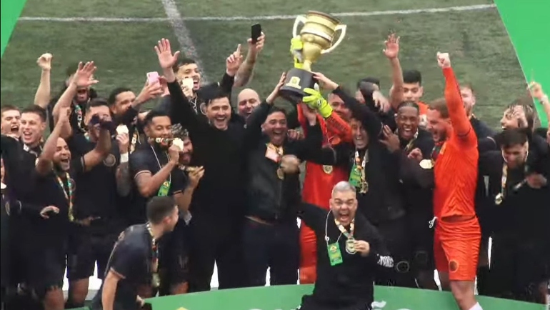 Monsoon vence Pelotas nos pênaltis e conquista o título do Gauchão Série A2 2024 1 Studio Notícias | Studio TV Monsoon vence Pelotas nos pênaltis e conquista o título do Gauchão Série A2 2024