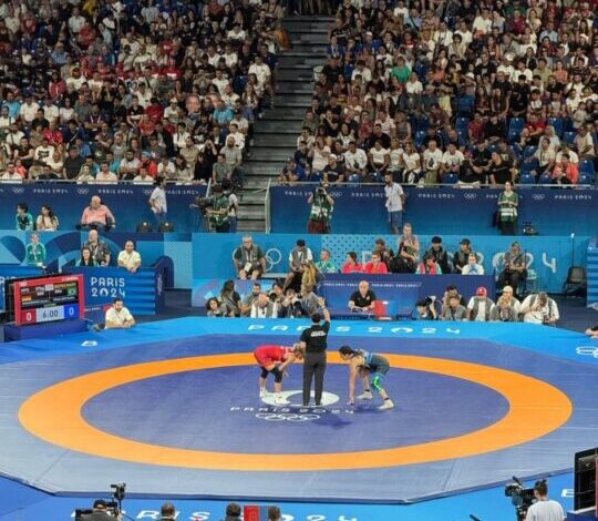 Studio Notícias | Studio TV Giullia Penalber avança e luta pelo bronze no wrestling nesta sexta