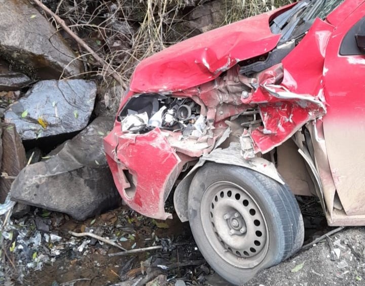 Acidente fatal em Flores da Cunha: Homem perde a vida em colisão com paredão de pedra 1 Studio Notícias | Studio TV Acidente fatal em Flores da Cunha: Homem perde a vida em colisão com paredão de pedra