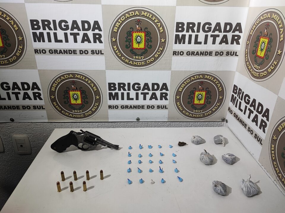 Brigada Militar prende jovem por tráfico de drogas e posse ilegal de arma em Serafina Corrêa 1 Studio Notícias | Studio TV Brigada Militar prende jovem por tráfico de drogas e posse ilegal de arma em Serafina Corrêa