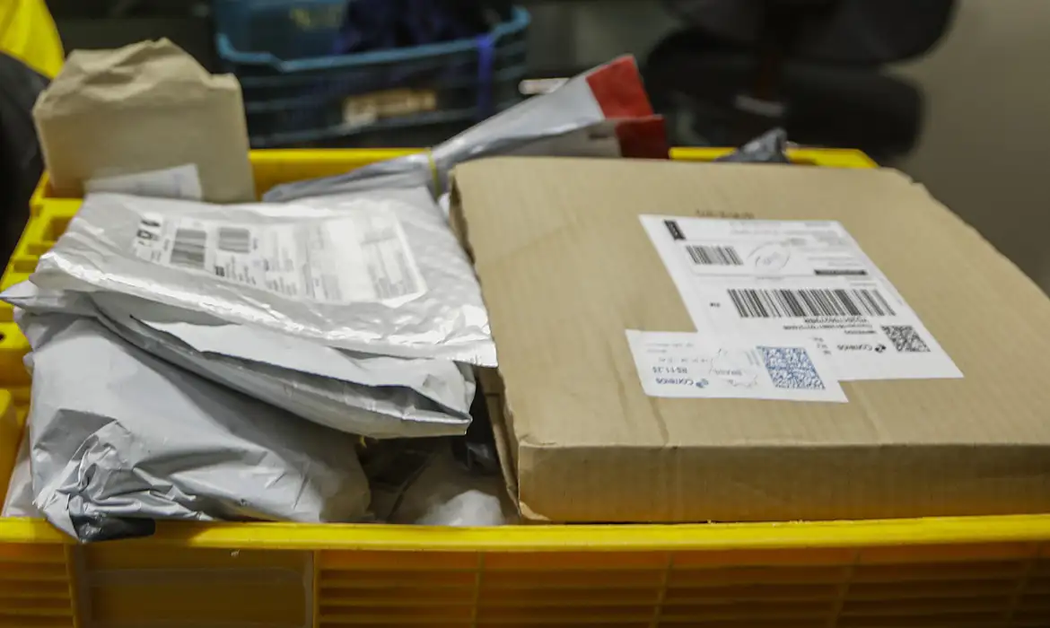 Correios alertam sobre golpe cobrando taxa para retirar encomenda 1 Studio Notícias | Studio TV Correios alertam sobre golpe cobrando taxa para retirar encomenda