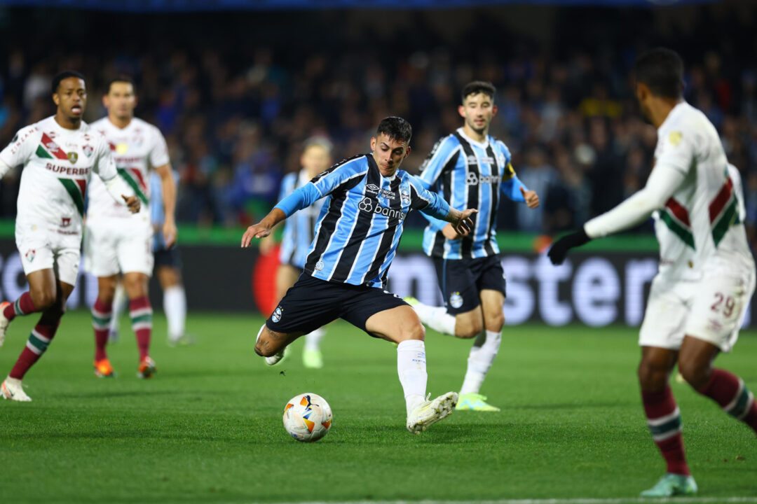 Grêmio bate o Fluminense de virada na ida das oitavas da Libertadores 1 Studio Notícias | Studio TV Grêmio bate o Fluminense de virada na ida das oitavas da Libertadores