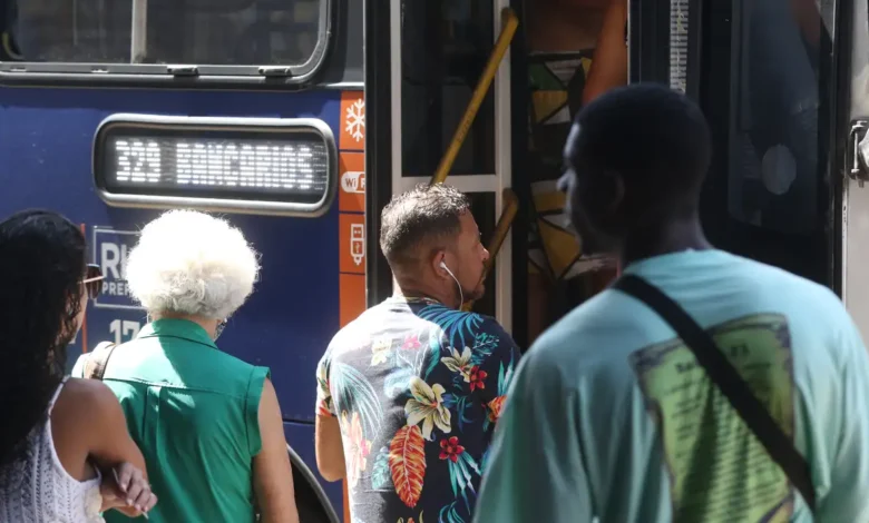 Studio Notícias | Studio TV População brasileira começará a diminuir em 2042, diz IBGE