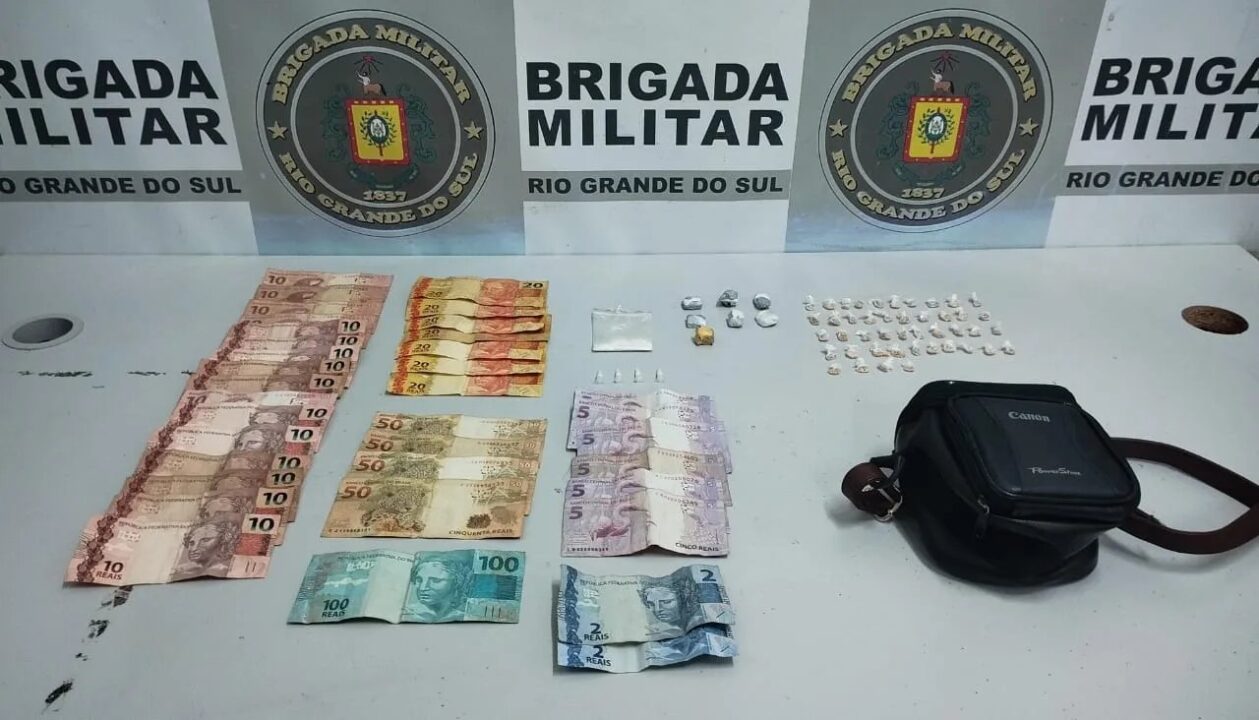 4º BPChq prende dois homens por tráfico de drogas no bairro Santa Fé, em Caxias do Sul 1 Studio Notícias | Studio TV 4º BPChq prende dois homens por tráfico de drogas no bairro Santa Fé, em Caxias do Sul