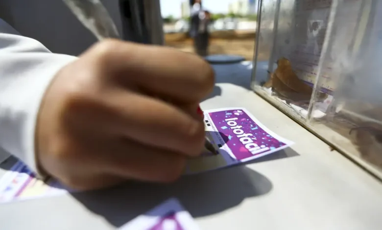 Studio Notícias | Studio TV Lotofácil da Independência sorteia prêmio estimado em R$ 200 milhões