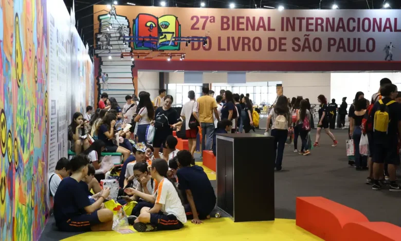 Studio Notícias | Studio TV Mais de 600 mil pessoas devem visitar Bienal do Livro de São Paulo