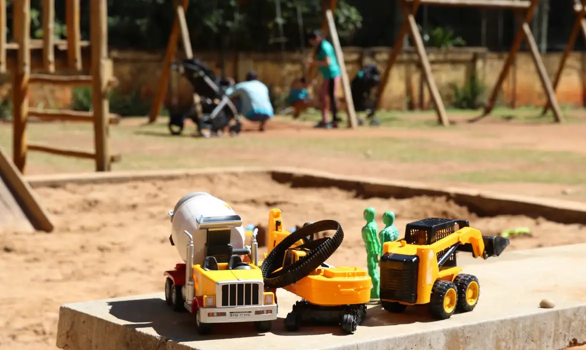 No Brasil, 4,5 milhões de crianças precisam de uma vaga em creche 1 Studio Notícias | Studio TV No Brasil, 4,5 milhões de crianças precisam de uma vaga em creche
