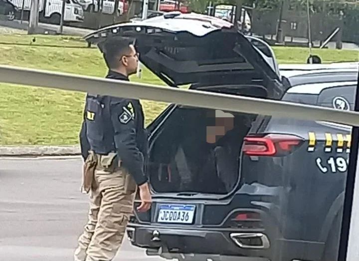 Studio Notícias | Studio TV Polícia prende dois homens em Farroupilha após ação criminosa em residência de Bento Gonçalves