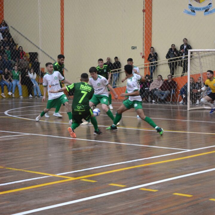 Segunda rodada do Campeonato Municipal de Futsal de Fagundes Varela reúne público em grande jogo 1 Studio Notícias | Studio TV Segunda rodada do Campeonato Municipal de Futsal de Fagundes Varela reúne público em grande jogo