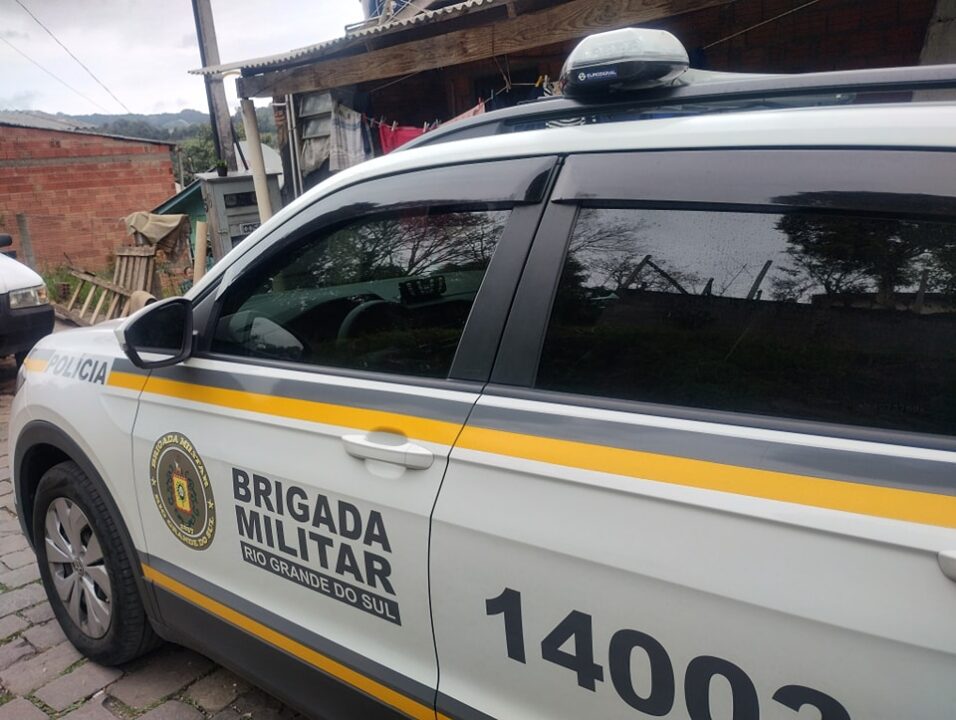 Jovem é assassinado em residência no bairro Municipal, na tarde deste domingo, em Bento Gonçalves 1 Studio Notícias | Studio TV Jovem é assassinado em residência no bairro Municipal, na tarde deste domingo, em Bento Gonçalves