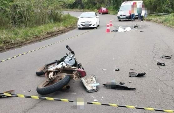 Acidente fatal na ERS-420 deixa uma mulher morta entre Erechim e Aratiba 1 Studio Notícias | Studio TV Acidente fatal na ERS-420 deixa uma mulher morta entre Erechim e Aratiba
