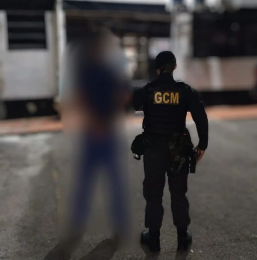 Homem com mandado de prisão é capturado pela Guarda Civil Municipal em Bento Gonçalves 1 Studio Notícias | Studio TV Homem com mandado de prisão é capturado pela Guarda Civil Municipal em Bento Gonçalves