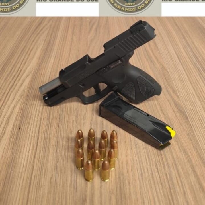 Menor é apreendido por porte ilegal de arma de fogo e adulteração de sinal identificador em Carlos Barbosa 1 Studio Notícias | Studio TV Menor é apreendido por porte ilegal de arma de fogo e adulteração de sinal identificador em Carlos Barbosa