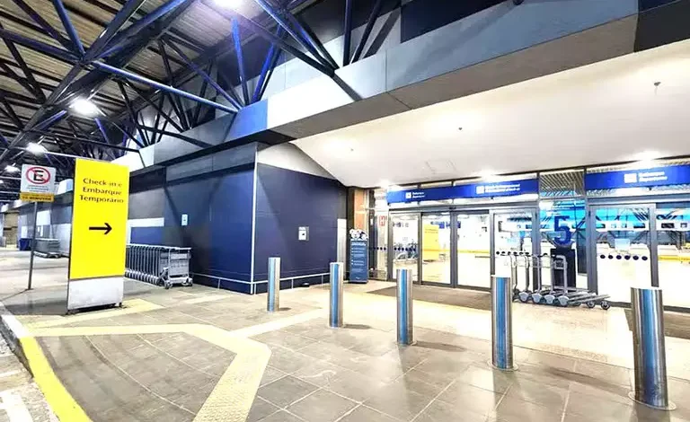 Studio Notícias | Studio TV Ato com a presença de autoridades marca a reabertura oficial do aeroporto Salgado Filho; voos serão retomados na segunda