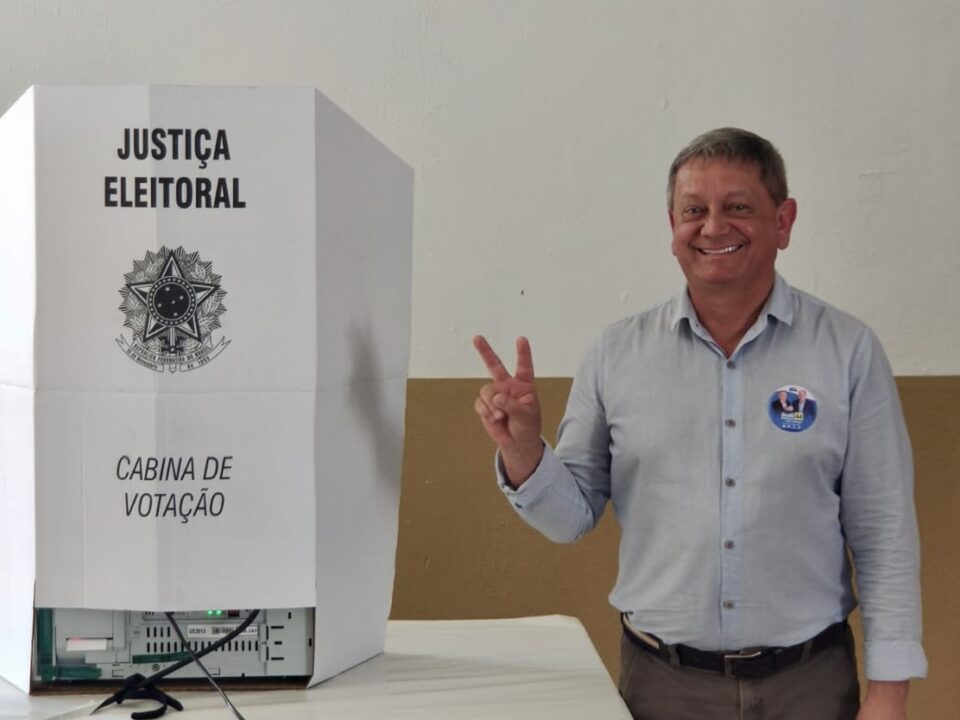 Rudimar Peruzzo, candidato a prefeito de Vila Flores, vota nesta tarde 1 Studio Notícias | Studio TV Rudimar Peruzzo, candidato a prefeito de Vila Flores, vota nesta tarde