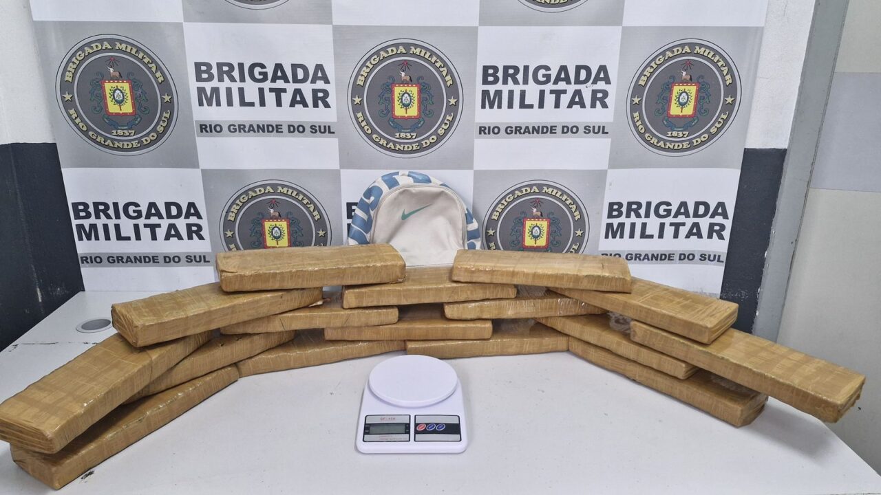 Brigada Militar prende mulher com mais de 15 kg de maconha em Caxias do Sul 1 Studio Notícias | Studio TV Brigada Militar prende mulher com mais de 15 kg de maconha em Caxias do Sul