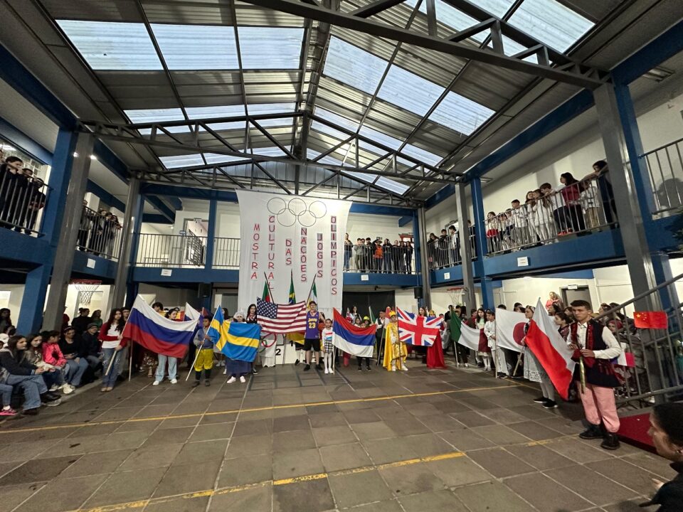 Mostra Cultural das Nações destaca os Jogos Olímpicos na EMEF Irmão Artur Francisco em Veranópolis 1 Studio Notícias | Studio TV Mostra Cultural das Nações destaca os Jogos Olímpicos na EMEF Irmão Artur Francisco em Veranópolis