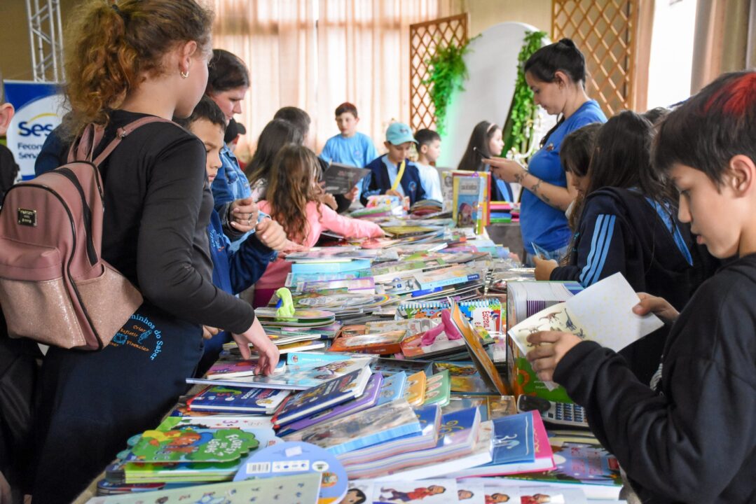Feira do Livro de Cotiporã 2024 encanta a comunidade com programação diversificada 1 Studio Notícias | Studio TV Feira do Livro de Cotiporã 2024 encanta a comunidade com programação diversificada