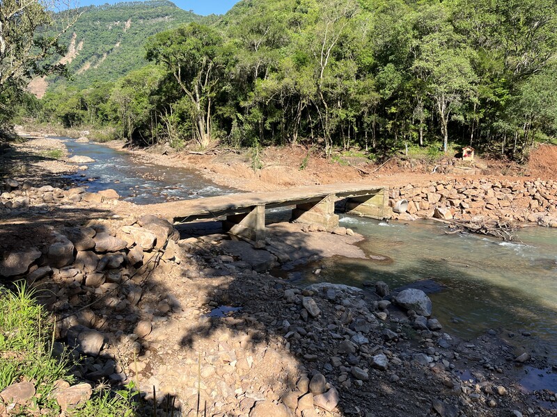 Studio Notícias | Studio TV Reestabelecimento provisório de acesso na Ponte sobre o Rio Vicente Rosa em Cotiporã