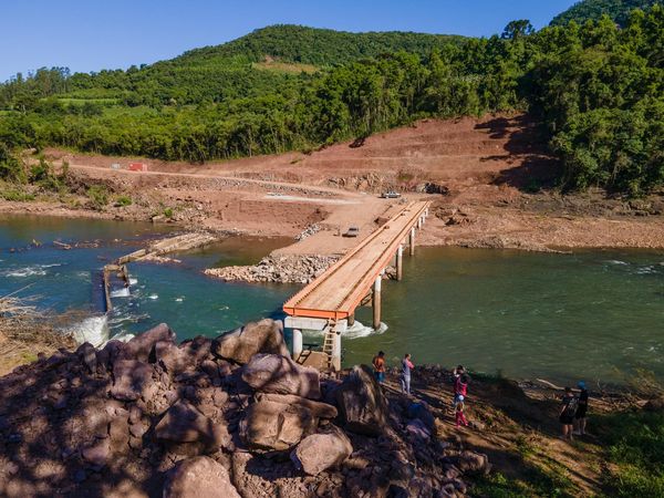 Studio Notícias | Studio TV Ponte sobre o Rio Carreiro em Cotiporã está em fase final de construção