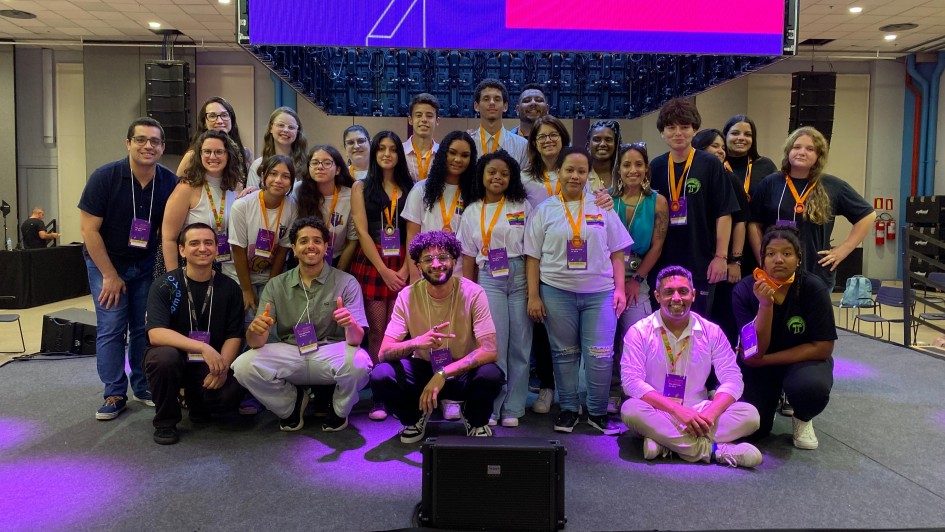 Colégio Estadual Érico Verissímo, de Alvorada, é o grande campeão do Desafio HackaTchê 2024 1 Studio Notícias | Studio TV Colégio Estadual Érico Verissímo, de Alvorada, é o grande campeão do Desafio HackaTchê 2024