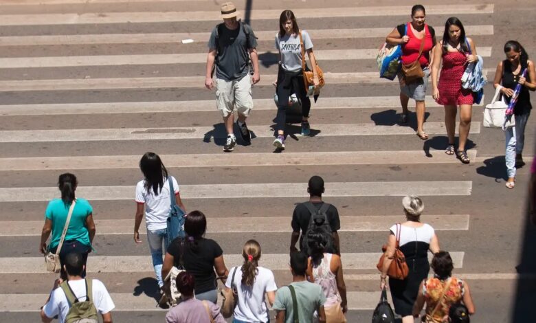 Studio Notícias | Studio TV Expectativa de vida ao nascer no Brasil sobe para 76,4 anos em 2023