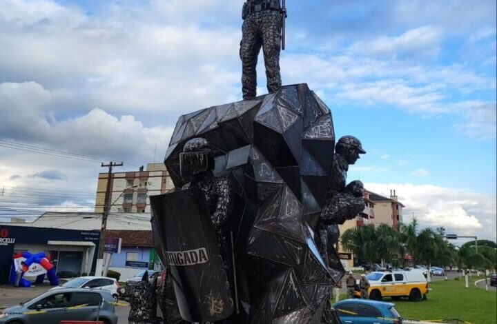 Studio Notícias | Studio TV Inauguração de monumento homenageia a Brigada Militar em Santa Maria