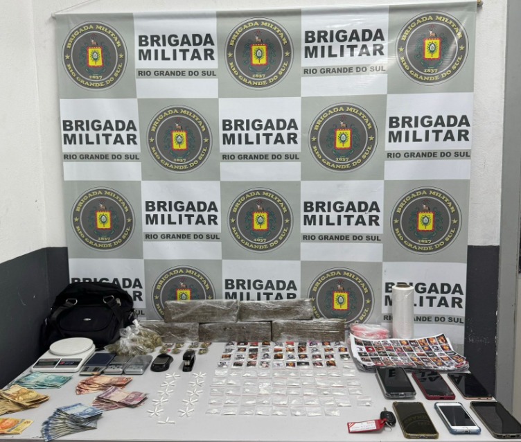 Três pessoas são detidas por tráfico em ação da Brigada Militar em Caxias do Sul 1 Studio Notícias | Studio TV Três pessoas são detidas por tráfico em ação da Brigada Militar em Caxias do Sul