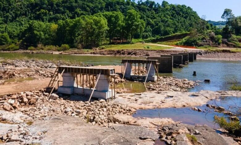 Studio Notícias | Studio TV Montagem da estrutura metálica da ponte sobre o Rio das Antas em Cotiporã está prevista para os próximos dias