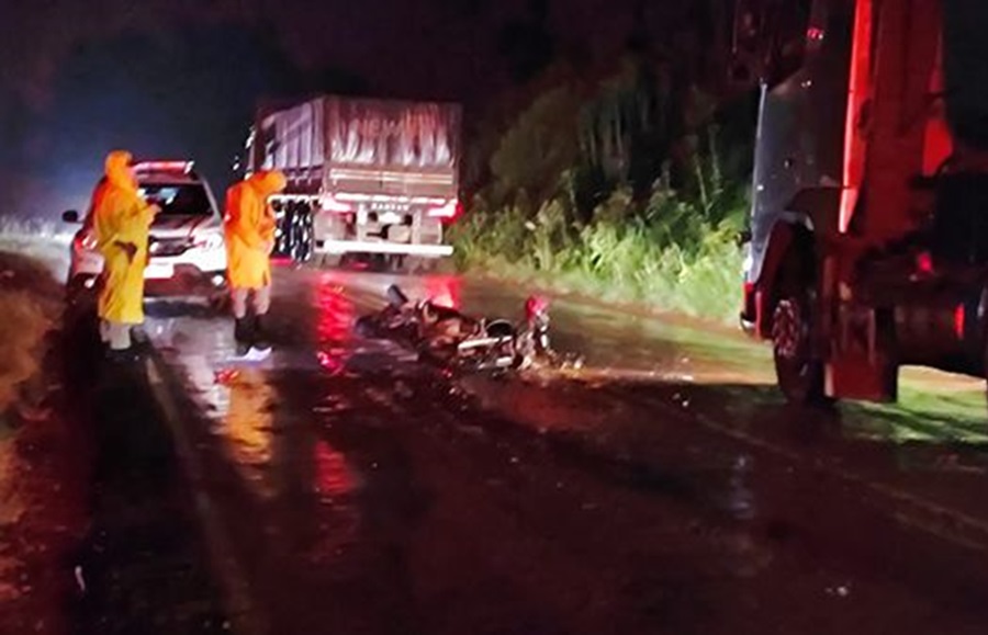 Jovem de 17 anos morre após colisão com trator no RS 1 Studio Notícias | Studio TV Jovem de 17 anos morre após colisão com trator no RS