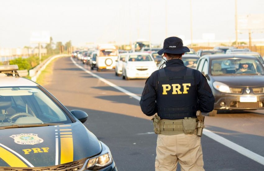 PRF reforça fiscalização na Freeway e alerta para riscos do uso indevido do acostamento 1 Studio Notícias | Studio TV PRF reforça fiscalização na Freeway e alerta para riscos do uso indevido do acostamento