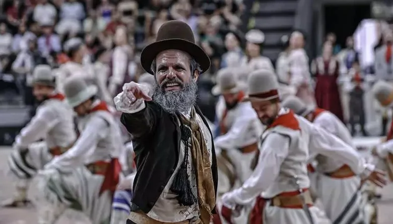 Studio Notícias | Studio TV CTG Ronda Charrua de Farroupilha conquista título histórico no ENART 2024