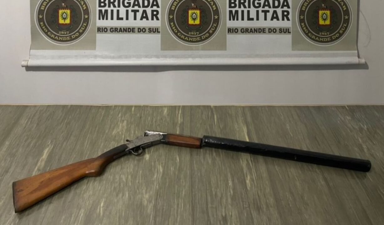 Brigada Militar apreende espingarda e droga em Paraí 1 Studio Notícias | Studio TV Brigada Militar apreende espingarda e droga em Paraí